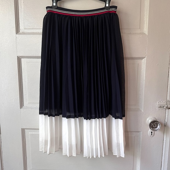 Tommy Hilfiger Women’s Skirt XS Micro Pleated A-Line Knee Length Preppy Classic - Picture 3 of 15